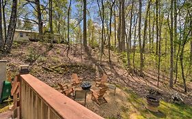 Cozy Hiawassee Cabin With Fire Pit And Mtn Views!